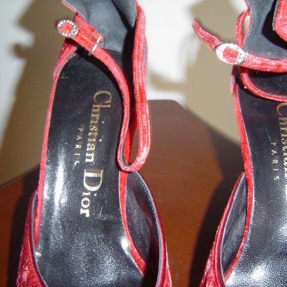 CHRISTIAN DIOR PARIS DEEP RED VELVET PUMPS HEELS ITALY 37.5 US 7.5 - Picture 3 of 16